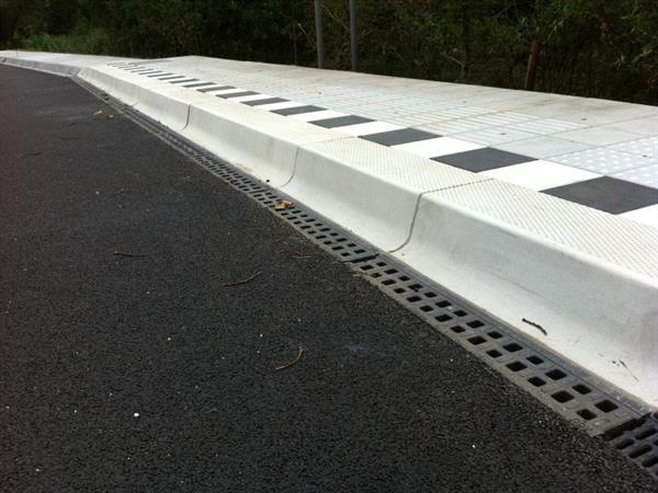 busperronfundadrainharfsen03