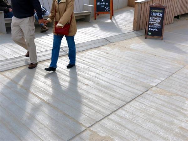 strandopgangegmondaanzee02