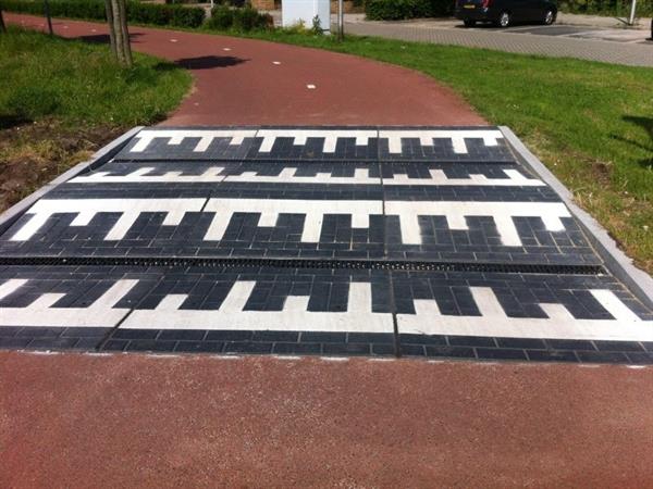 verkeersdrempelsteenmotieffietspaddraingootzoetermeer02