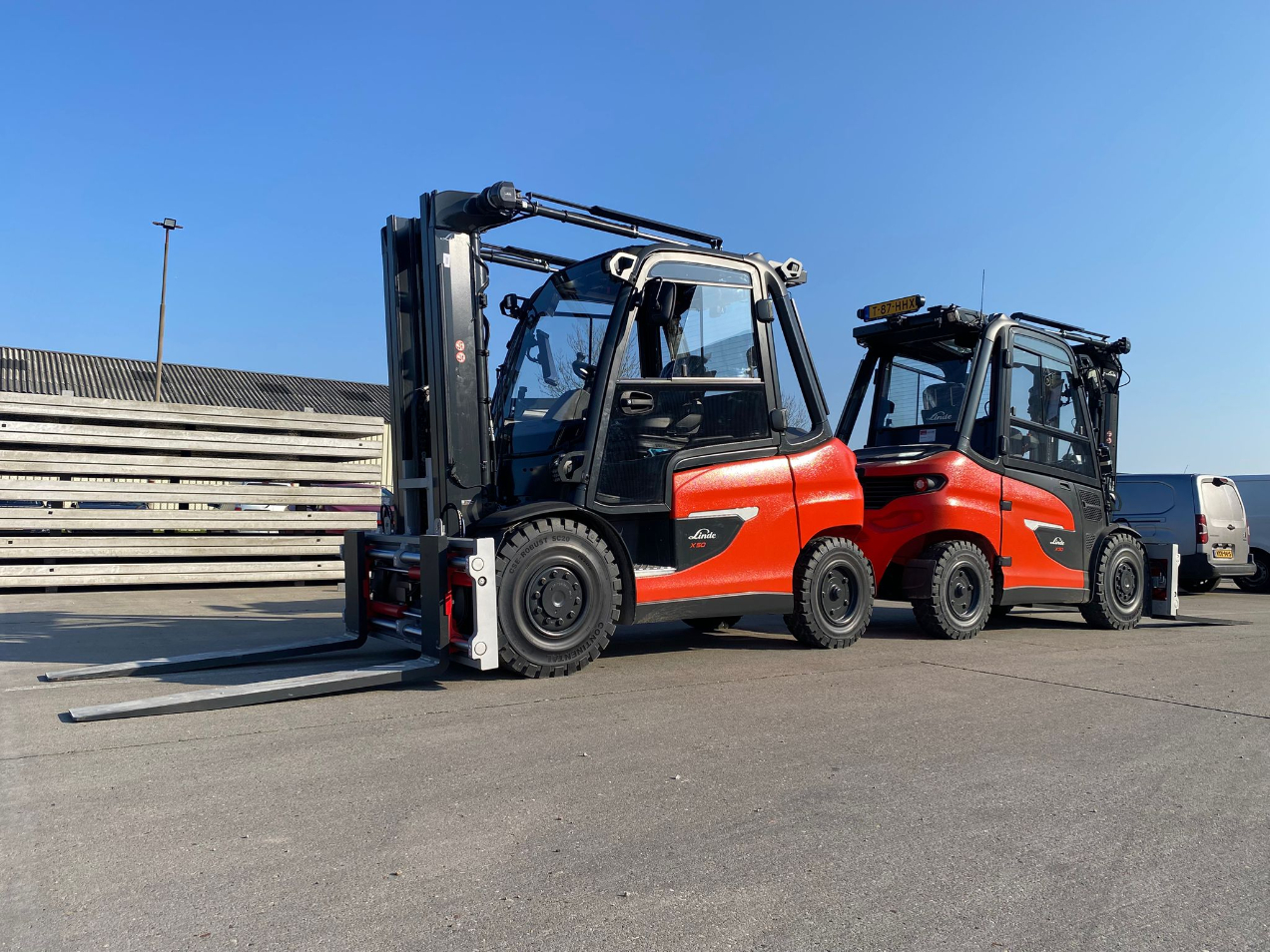 Twee nieuwe e-heftrucks in gebruik! | Leicon Verkeersgeleiding