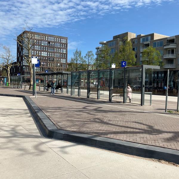 Busperronbanden toegepast bij nieuw busstation Lelystad | Leicon Verkeersgeleiding