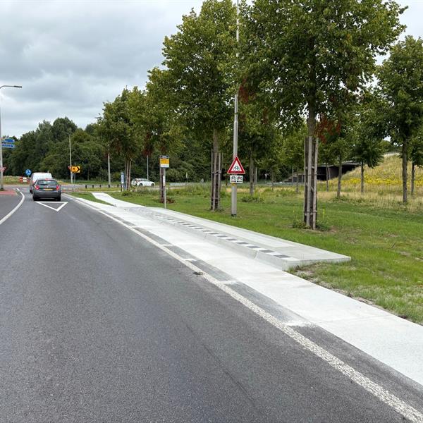 Nieuwe volledig toegankelijke bushaltes in Rogat | Leicon Verkeersgeleiding